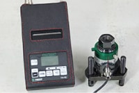 アンカー引張強度試験機 プロテスターTR　専用反力台の使用で多少の段差も測定可能！