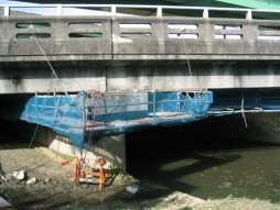 各種コンクリート切断工事　耐震補強工事（土木インフラ）　 橋梁耐震補強工事　施工前