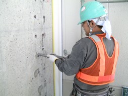 あと施工アンカー工事各種コンクリート切断工事耐震補強工事（土木インフラ）　保線所管内RC橋脚耐震補強その他工事　無機系カプセル挿入
