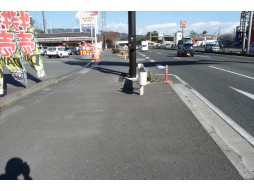 各種コンクリート切断工事　高速道路　トンネル間の道路情報板設備工事　施工前