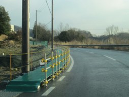 交通安全施設工事　安威川ダム　左岸道路安全施設設置工事　完成