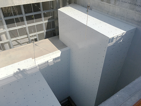 交通安全施設工事　浅香山立抗共同溝耐火被覆工事　耐火板、ブランケット設置完了写真