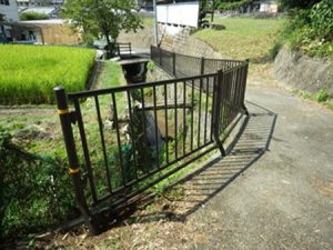交通安全施設工事　市道佐保26号線ほか安全柵等設置工事